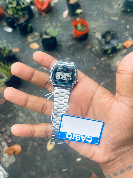 VINTAGE CLASSIC DIGITAL WATCH