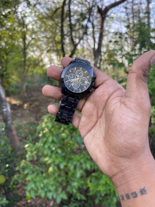 Black chain watch with daye working